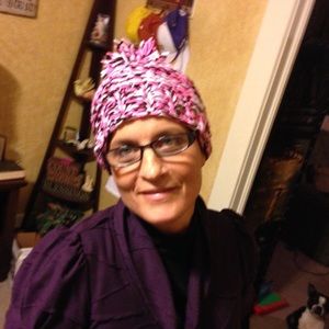 Meet your Posher, Tins